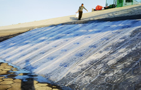 養(yǎng)護(hù)膜在水利工程的應(yīng)用