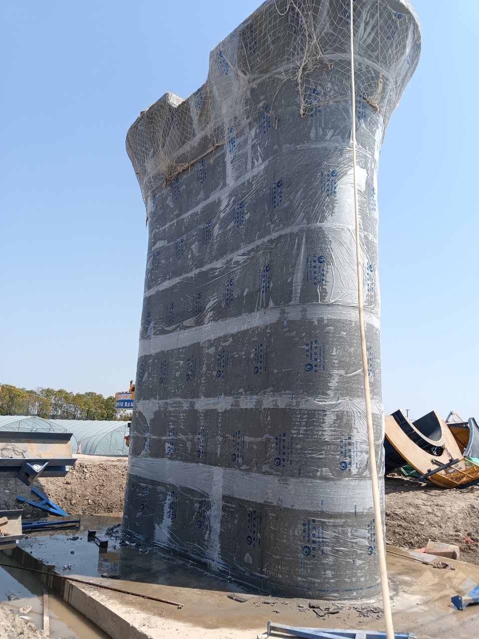 水能量養(yǎng)護(hù)膜在高鐵墩柱的應(yīng)用